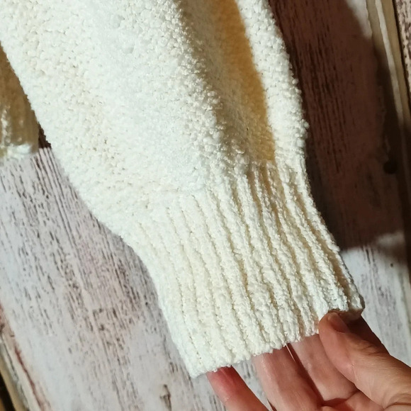 Abercrombie Fitch cotton blend cream knit v-neck soft cozy sweater size small - Picture 4 of 8